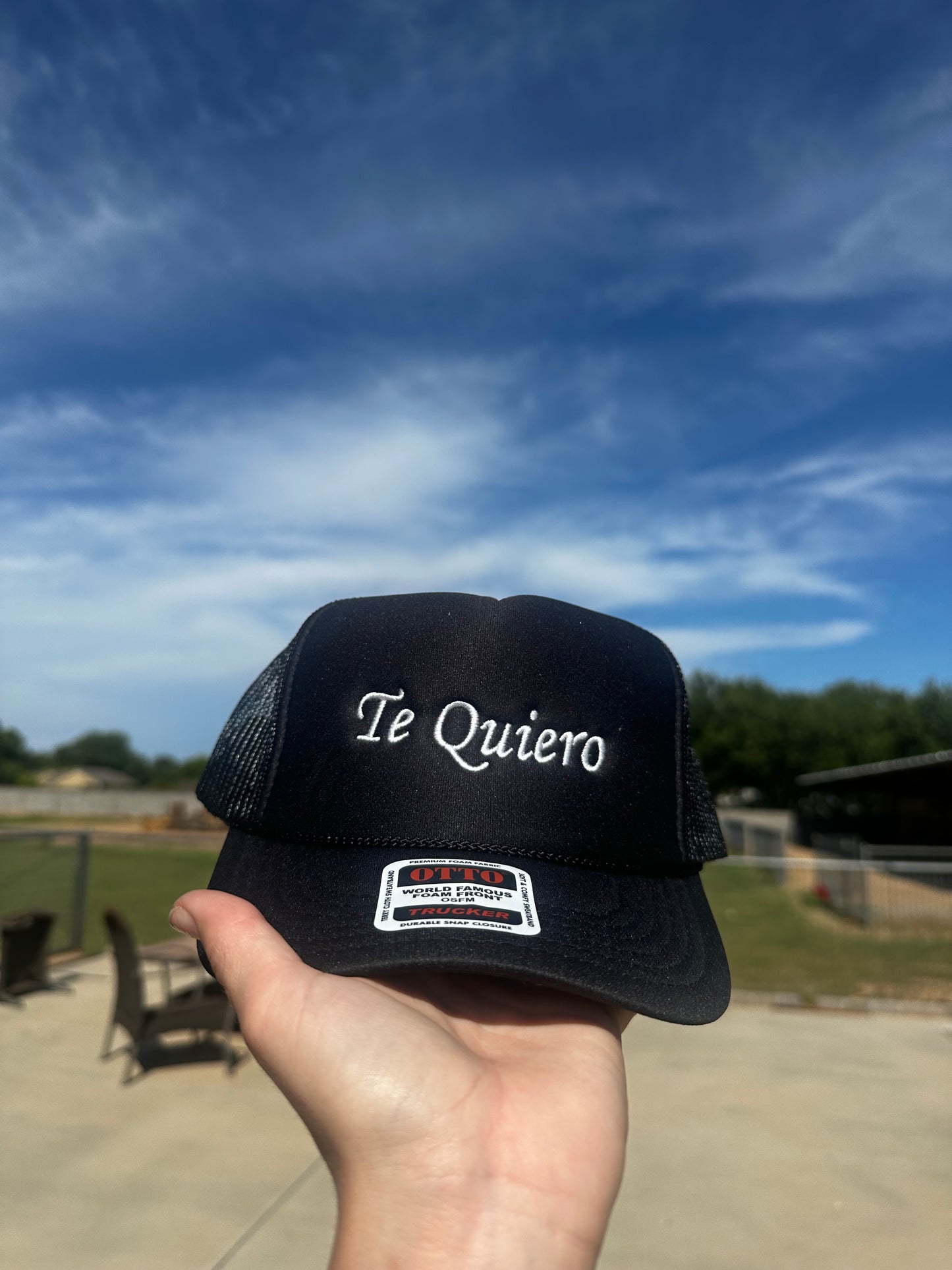 Te Quiero embroidered hat