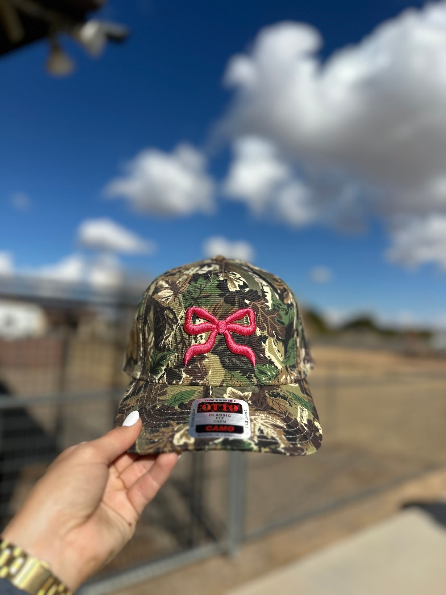 Bow puff embroidered trucker hat