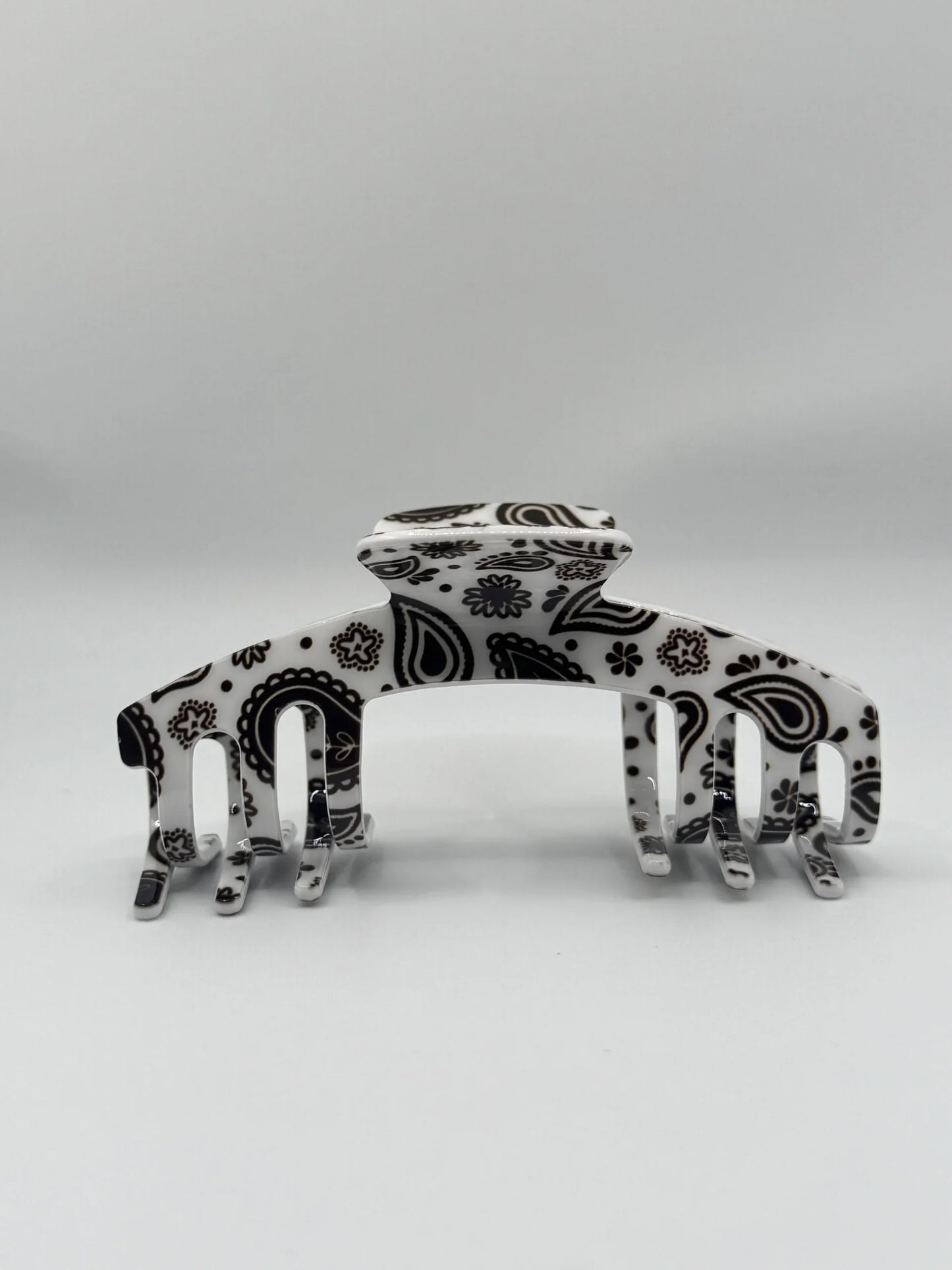 Tucker hat claw clips