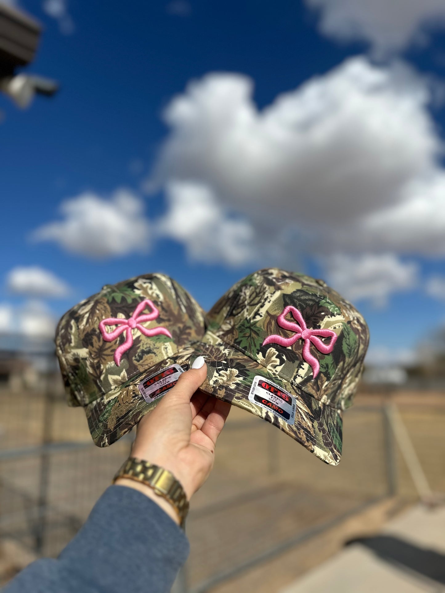 Bow puff embroidered trucker hat