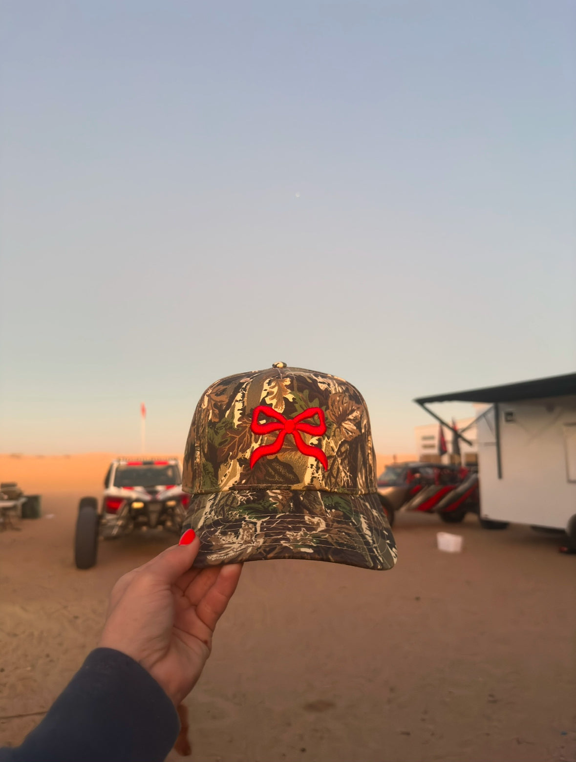 Bow puff embroidered trucker hat